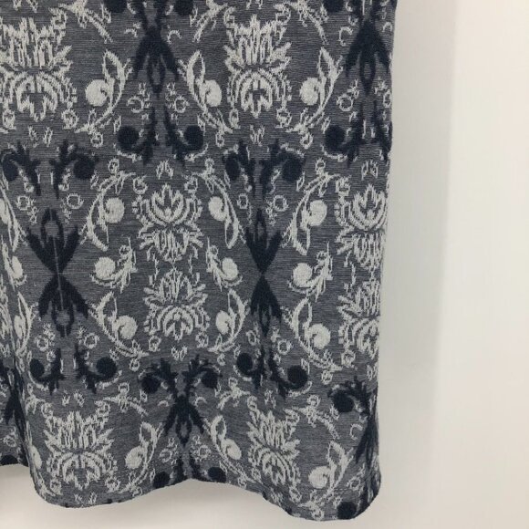 Rose & Olive Blue and White V-neck Abtract print  T-Shirt Lattice Detailing LG - Picture 8 of 14